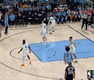 哎呀乌龙了！塔图姆抢篮板时无意将球点进了自家篮筐